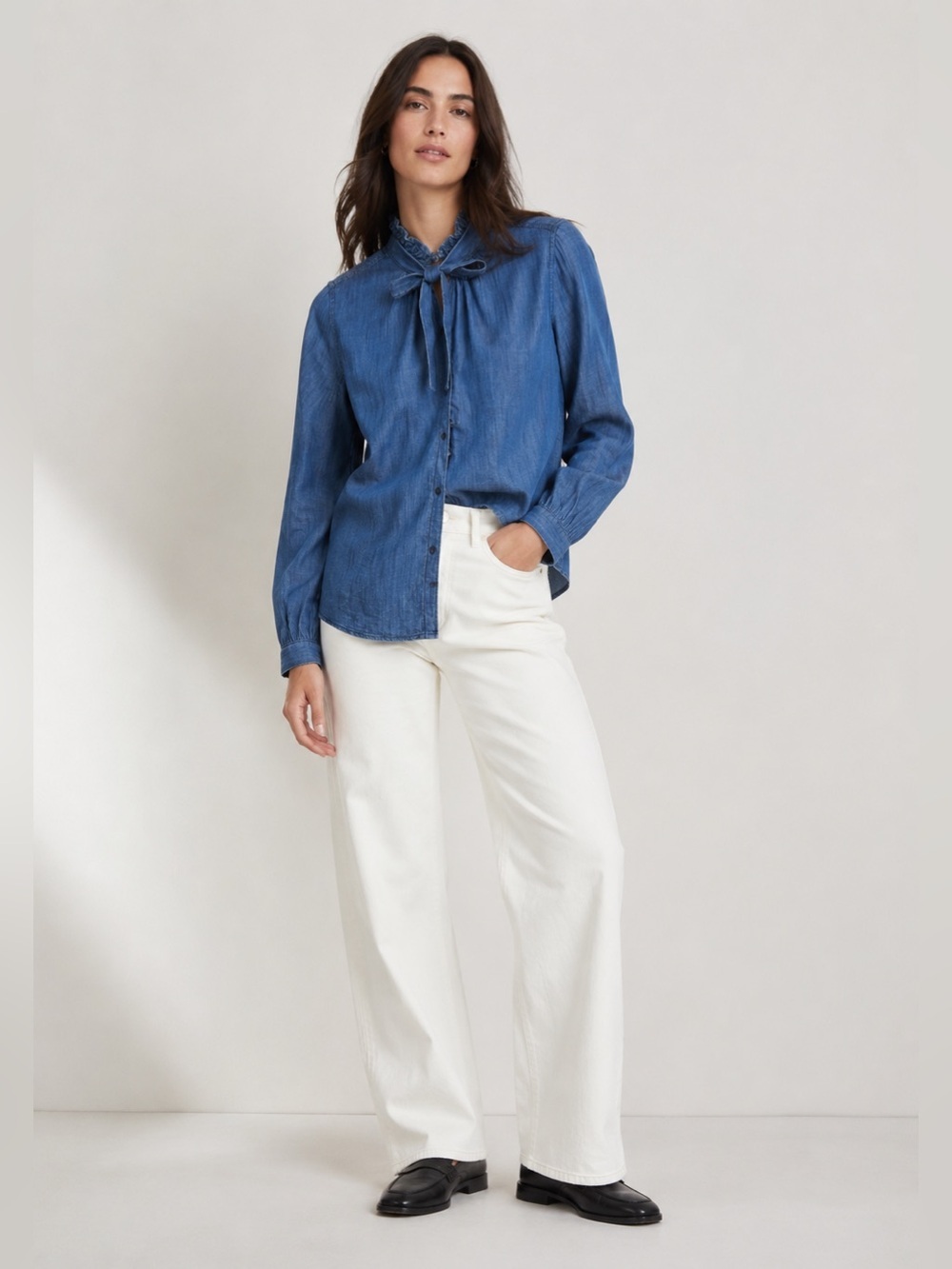 🛍️Gap Raw Hem Ruffle Neck Denim Shirt Size XS Collegiate Preppy Classic